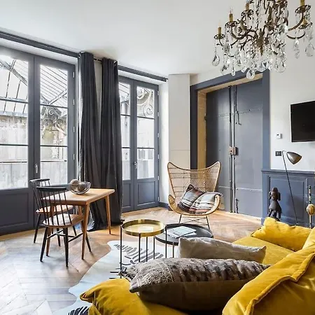 Le Secret, Climatise, Place Des Terreaux-lyon 1er リヨン